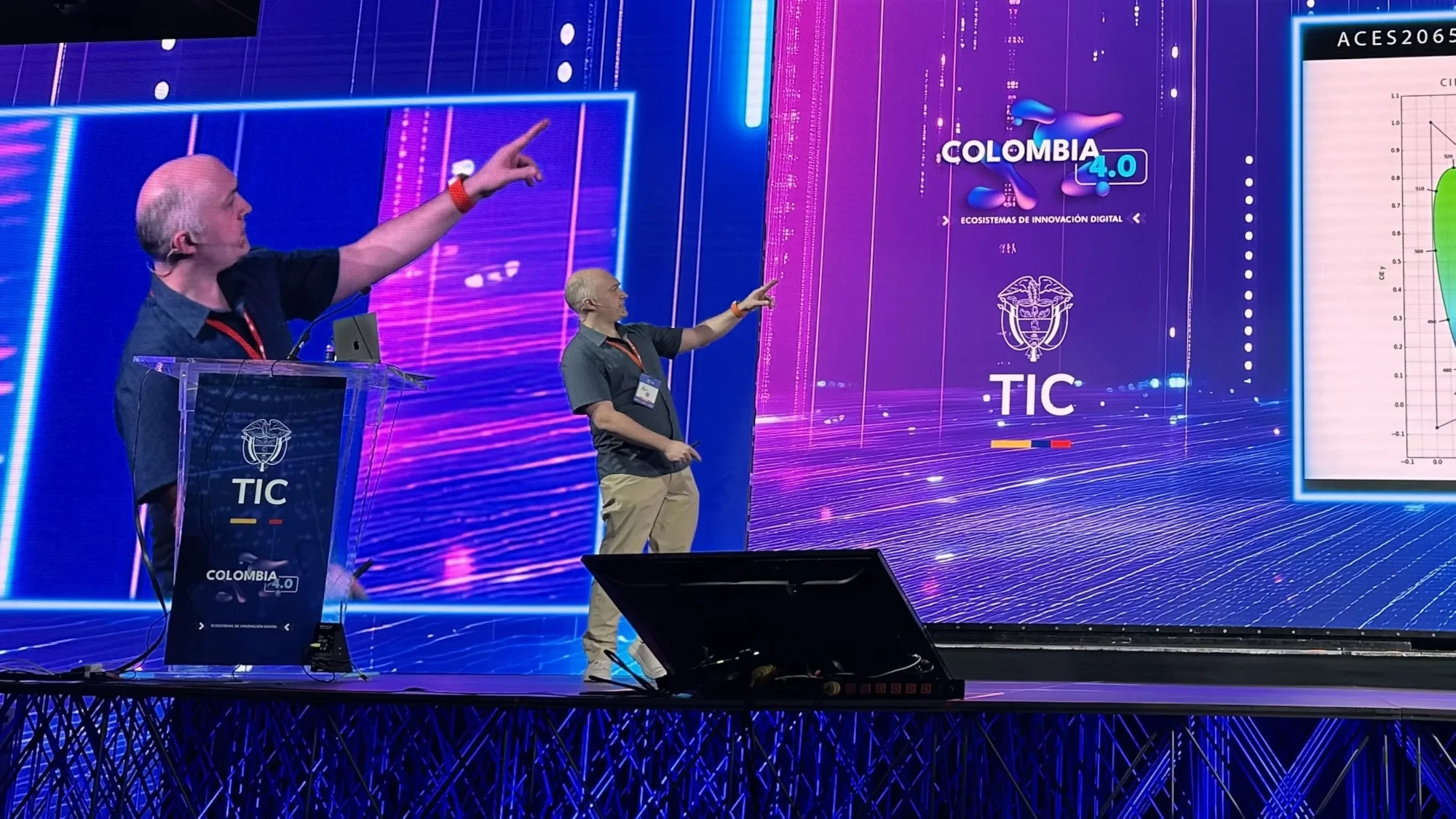 Albert Szostkiewicz presenting The Art of Mathematics in VFX at SIGGRAPH BogotÃ¡